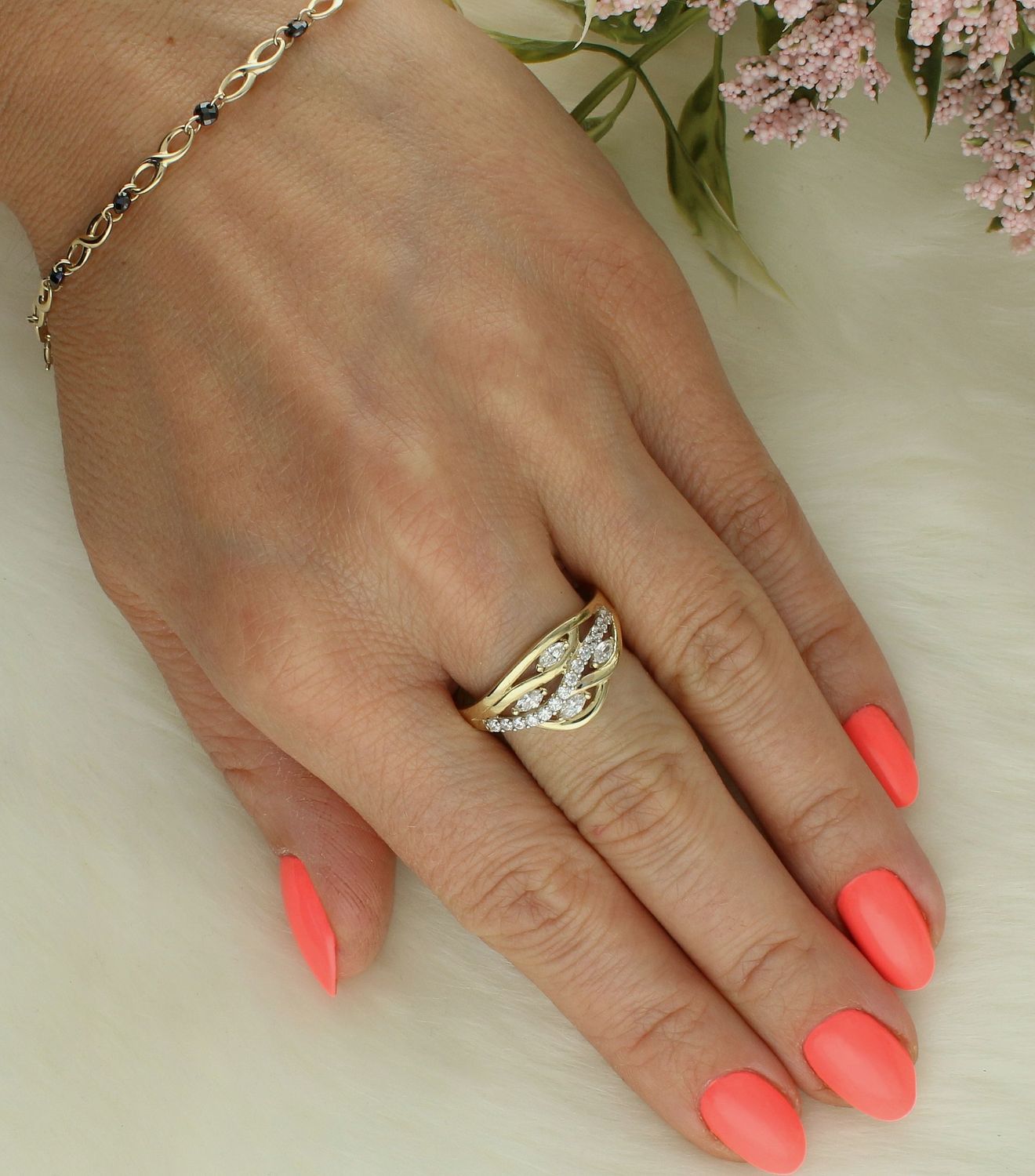 Złoty pierścionek damski 375 pleciony z cyrkoniami PI 4498 375. Złoty pierścionek damski. Złoty pierścionek na prezent. Pierścionek złoty z cyrkoniami (3).jpg